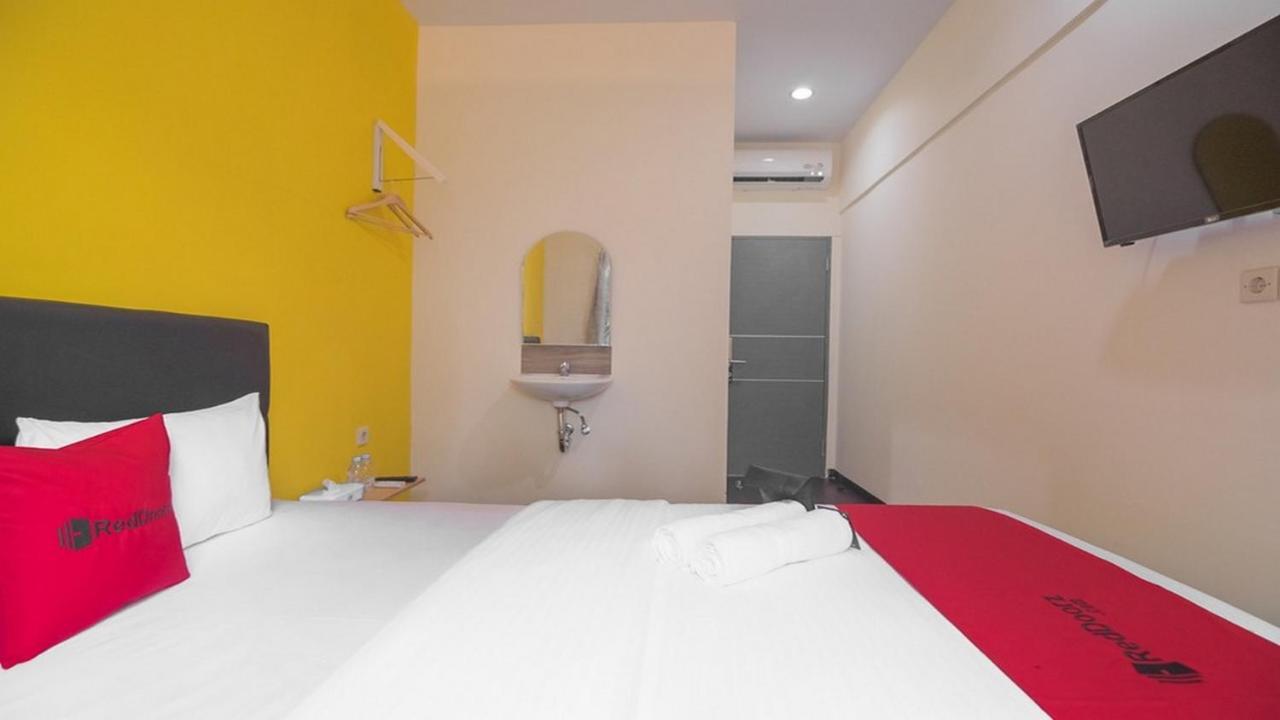 Hotel Reddoorz Near Itc Mangga Dua à Jakarta Extérieur photo